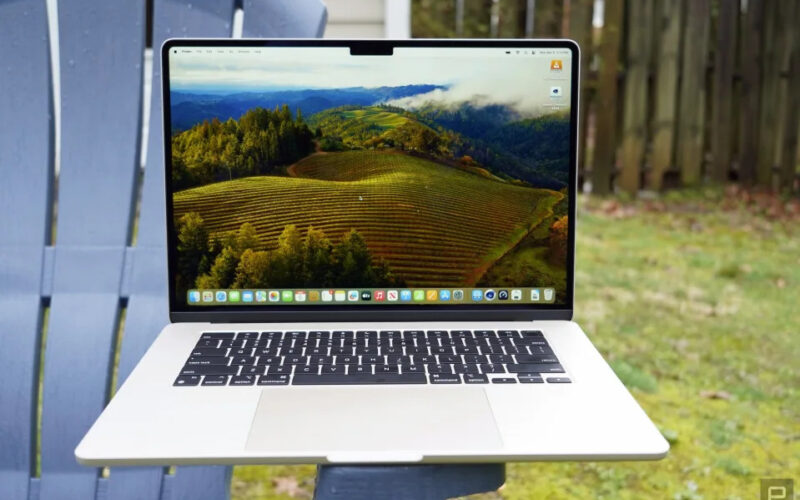 Apple’s MacBook Air M3 drops to an all-time low of $899