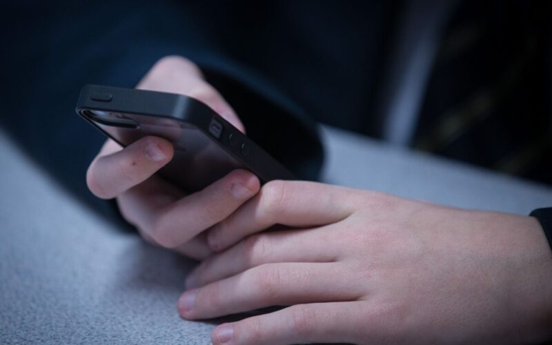 LA Schools Ban Cellphones, Citing Distractions and Mental Health