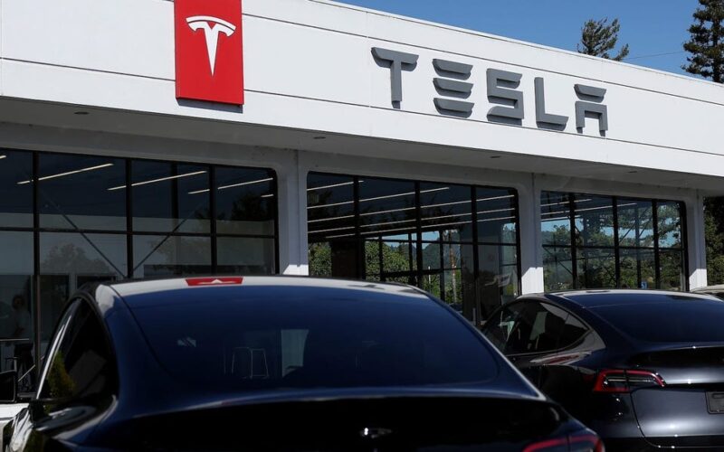 Tesla customer service hacks, including reaching a human and chat