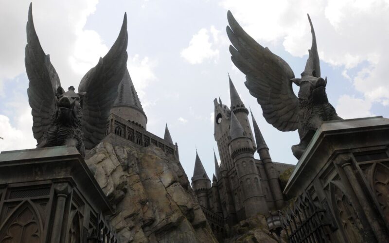 Universal Touts Benefits of New Theme Park Near London