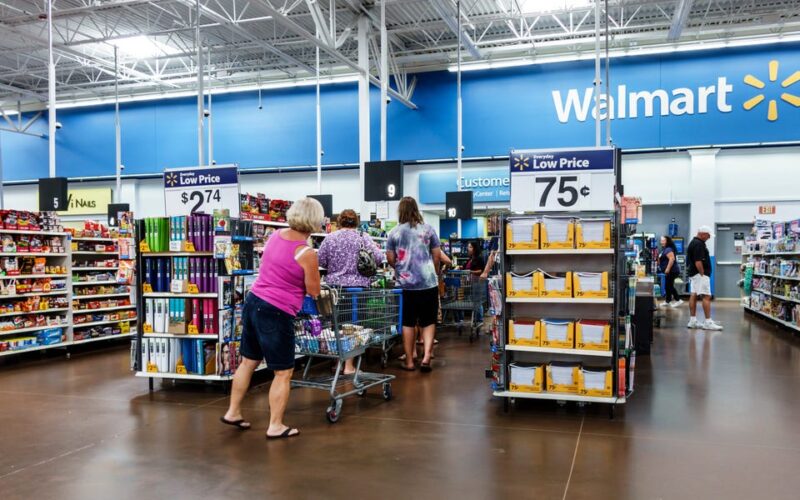 Walmart says this store manager could earn half a million dollars this year — and he doesn't have a college degree