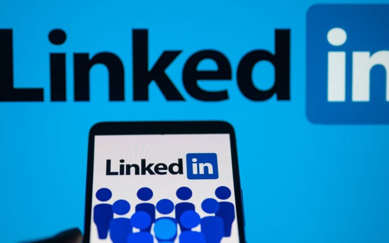 5 mistakes to avoid when you're posting about your new job on LinkedIn, according to an HR expert