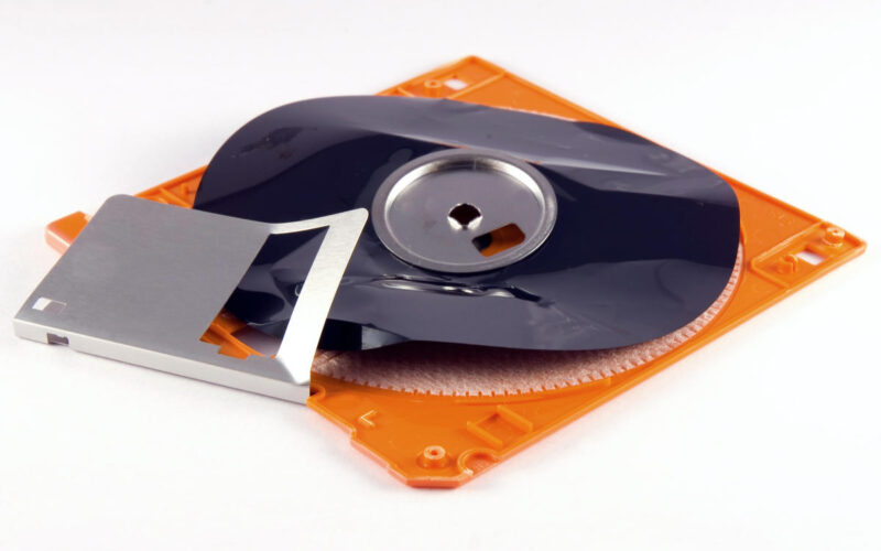 Japan’s government says goodbye to floppy disks