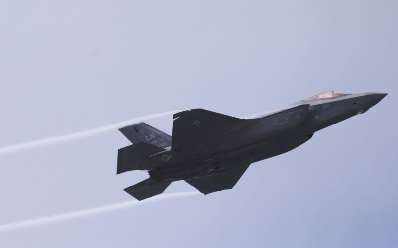 Lockheed Boosts Forecast on Strong Fighter Jet, Radar Sales