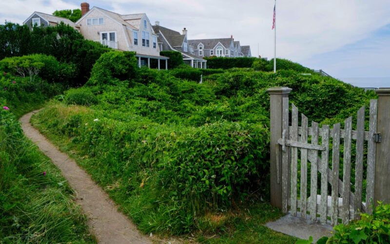 Nantucket's wealthy had another problem on their beaches this week