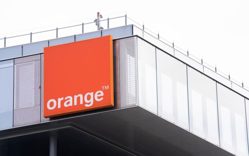 Orange Revenue Rises in French Market After Resisting Price War