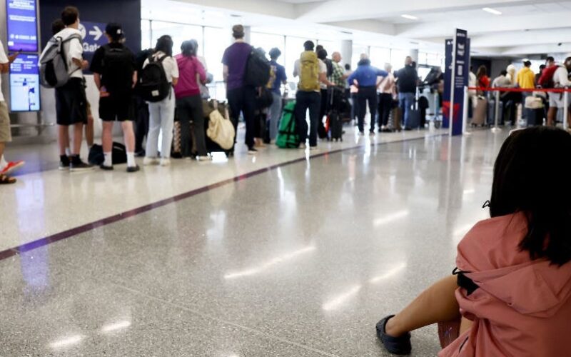 Parents say Delta stranded their kids while they were flying alone