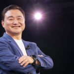 Samsung’s Mobile Chief Pushes Company Past the Boring Old Phone Slab