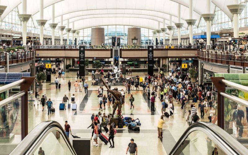 The 5 US airports with the longest walks to the gate — and the 5 airports with the shortest