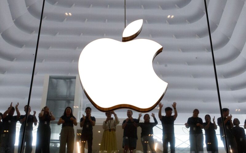 Apple Cuts About 100 Services Jobs as Part of Priority Shift