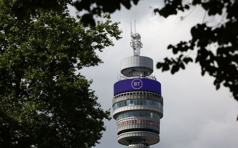 BT Falls Most in 15 Months on Sky Broadband Deal With Rival