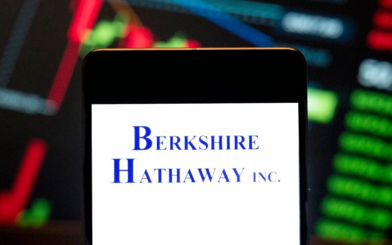 Berkshire Hathaway is sitting on almost $280 billion in cash after slashing its Apple stake in half