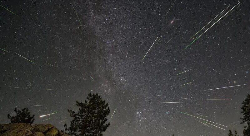 How to see the year's best meteor shower this weekend, with fireballs, colorful trails, and a Jupiter-Mars conjunction