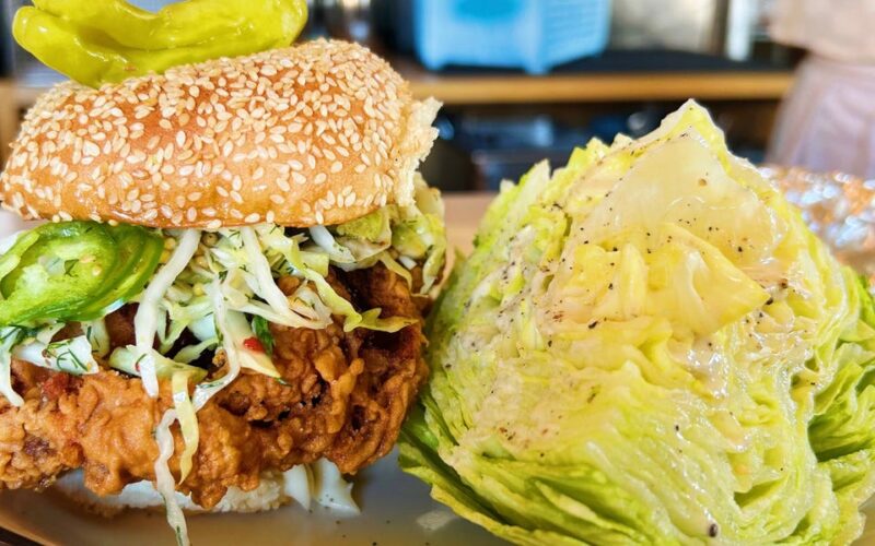 I tried a famous fried chicken sandwich at Maine's oldest diner. It was worth the trouble to actually get it.