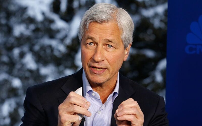 Jamie Dimon says he's skeptical inflation will hit the Fed's 2% goal