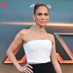 Jennifer Lopez's year is going from bad to worse with her divorce and canceled tour. Here's how PR experts say she could bounce back.