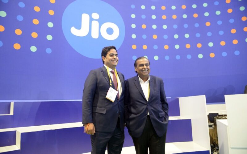 Mukesh Ambani Expected to Offer Details on Reliance Jio, Retail IPOs at AGM