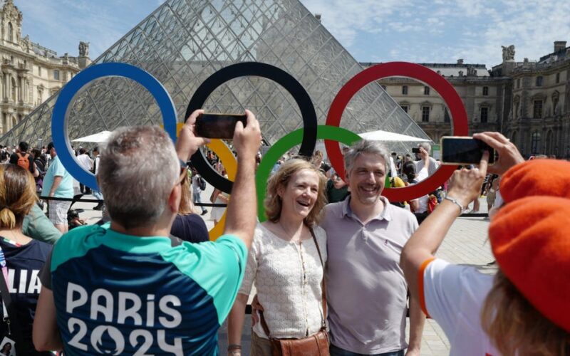 Photos show how the Olympics affected tourism in Paris