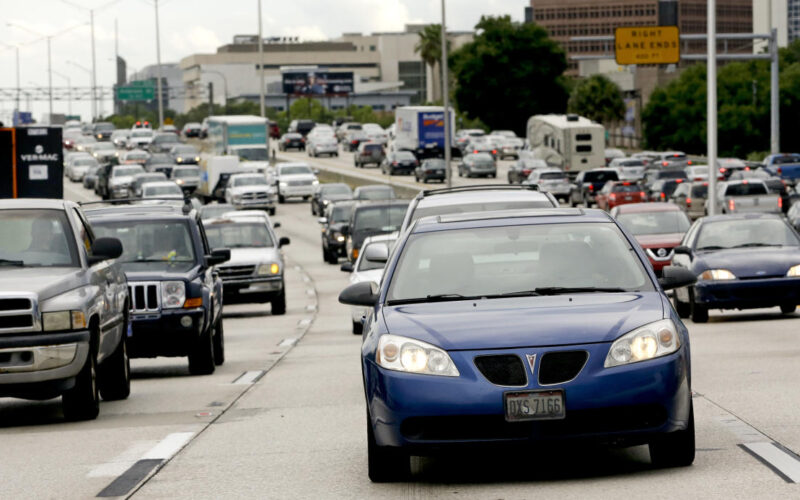 The US lays out a road safety plan that will see cars 'talk' to each other