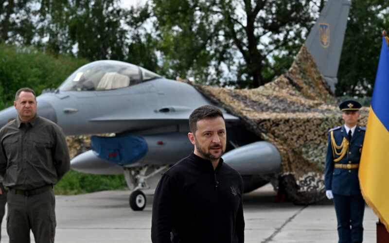 Zelenskiy Shows US-Made F-16 Fighter Jets in Flight Near Kyiv