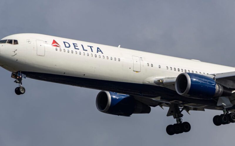 A Jewish Delta Air Lines flight attendant is suing the carrier over a ham sandwich and a Yom Kippur shift