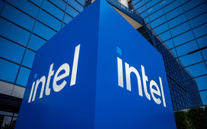 Apollo to Offer Multibillion-Dollar Investment in Intel