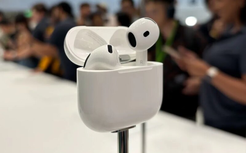 Apple AirPods 4 don’t come with a cable to charge them