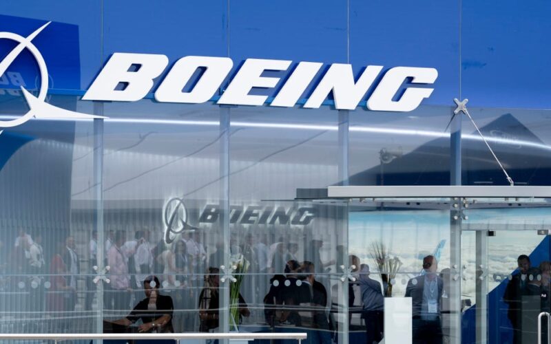 Boeing may have just avoided another major crisis by agreeing to give workers a 25% raise