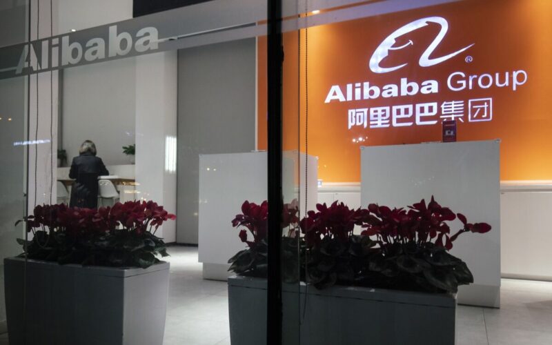 Chinese Traders Pour Into Alibaba Shares as Trading Links Start