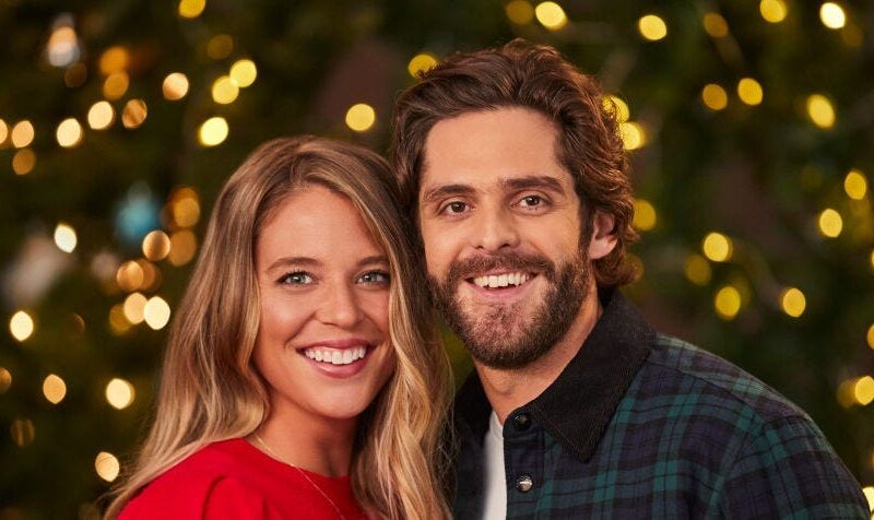 Country star Thomas Rhett says traveling without his wife helps him be a better husband and dad