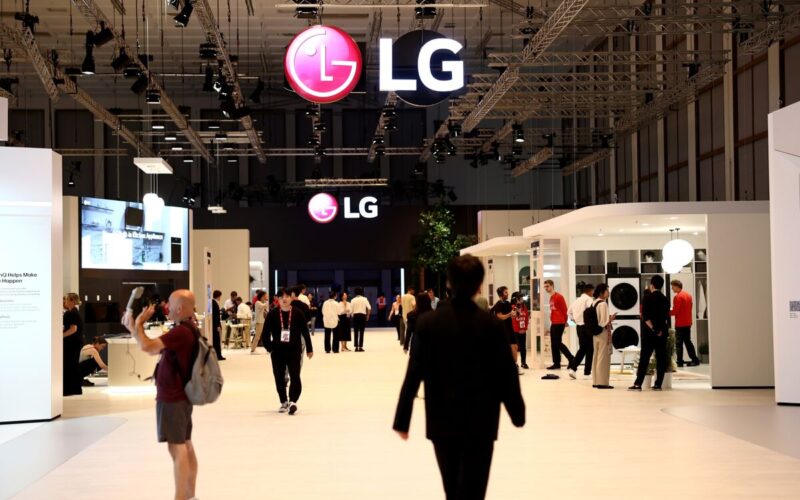 LG Said to Pick Banks for $1.5 Billion Listing of Indian Unit