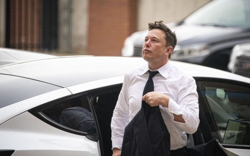 SEC Blasts Musk for Attending Rocket Launch Over Twitter Deposition