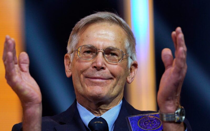 Walmart heir Jim Walton just joined the $100 billion club