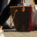 5 telltale signs of a fake luxury handbag, according to a vintage goods expert with 20 years of experience