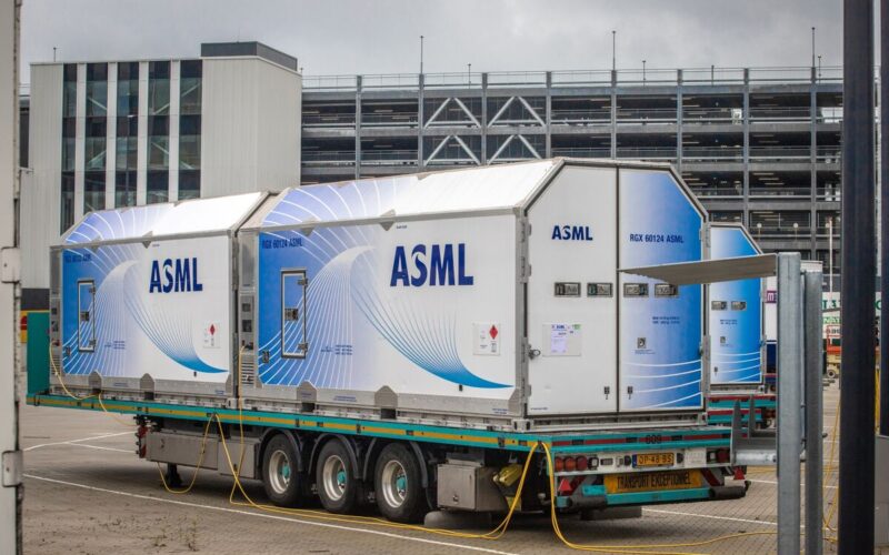 ASML’s Surprise Results Signal Uncertain Future for Some Chipmakers