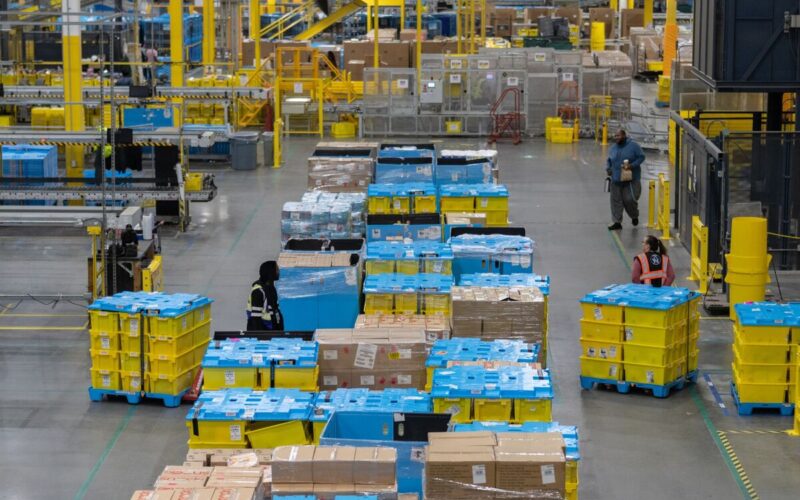 Amazon Is Hiring 250,000 for Holiday Season, Unchanged From 2023