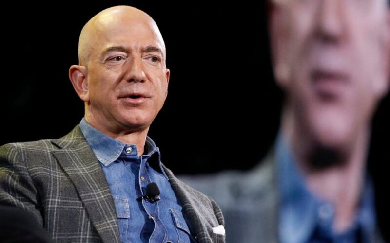 Amazon employees speak out about Jeff Bezos's WaPo decision, with some supporting his call, leaked messages show