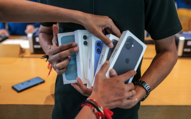 Apple Ships $6 Billion of iPhones From India in Big China Shift