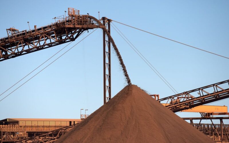 Iron Ore Falls as Inventories Rise Despite China’s Stimulus Push