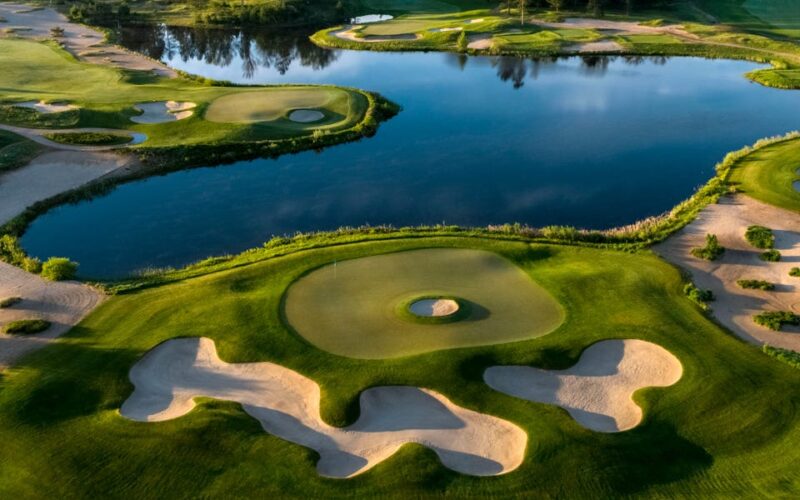 I've been to over 200 high-end golf courses around the globe. Here are 8 of my all-time favorites.