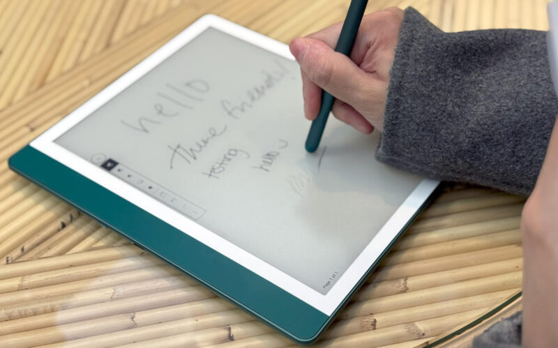 Kindle Scribe hands-on: You can scribble on your books