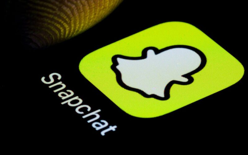 Snap surges 10% as it gets a major boost from AI and paid subscribers