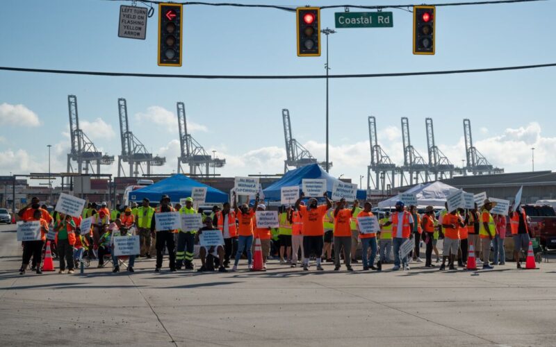 US Dockworker Dispute Becomes Latest Fight Over Technology