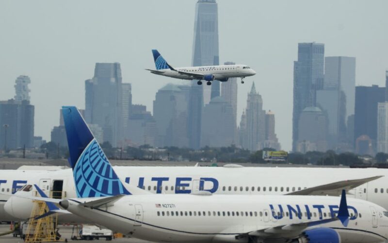 United Airlines takes a shot at Delta's IT meltdown: 'Healthy businesses don't make excuses'