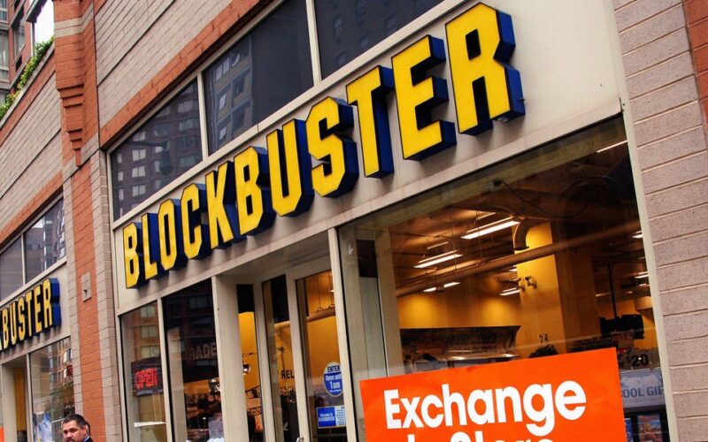 Dozens of stores you once loved that don’t exist anymore