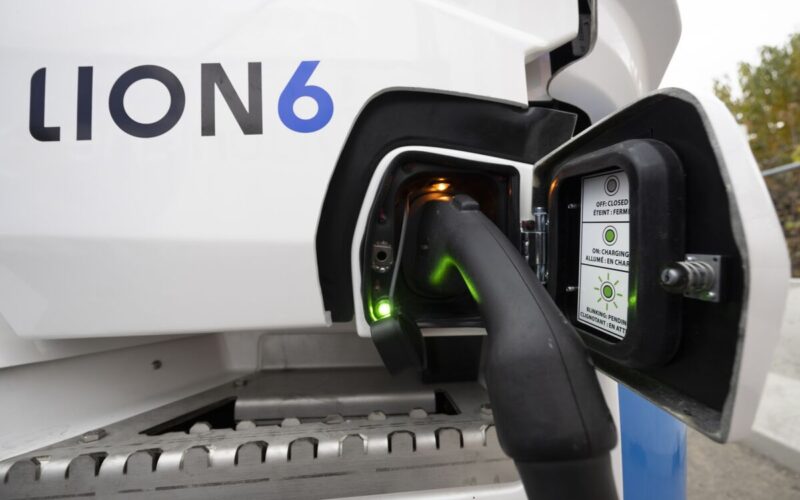 EV Maker Lion Electric Nears Creditor Deadline as Cash Dwindles