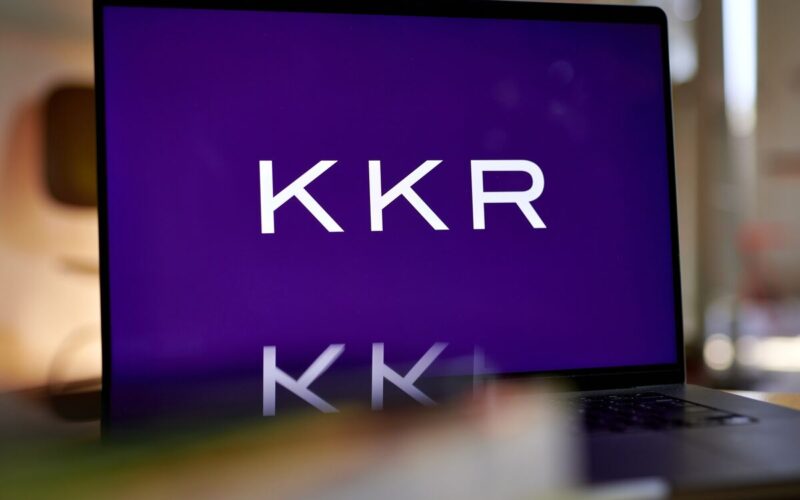 KKR Raises Offer for Fuji Soft to 1 Yen Above Bain’s Rival Bid