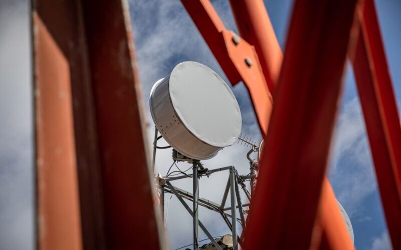 Macquarie Is Said to Weigh Telco Tower Firm Sale in Philippines