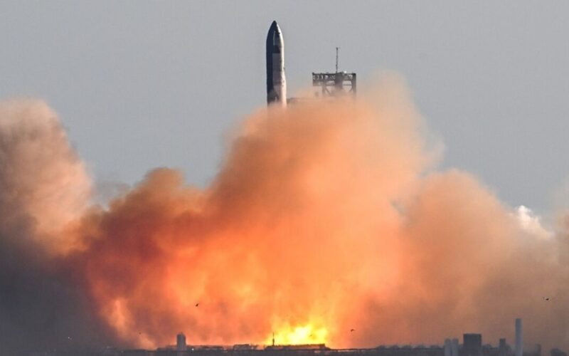 SpaceX Starship Blasts Off, Splashes Down in Key Test