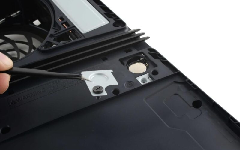 iFixit’s PS5 Pro teardown reveals an easily replaceable CMOS battery